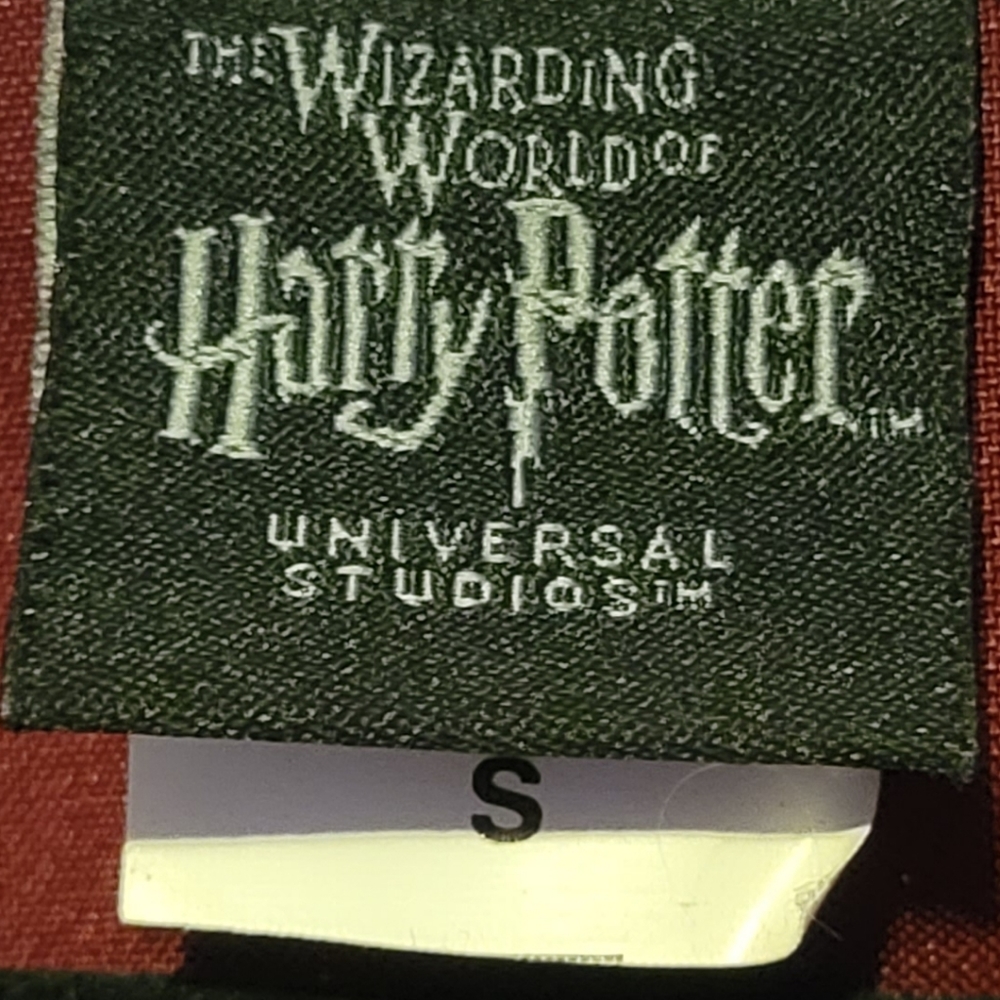 Authentic Official Gryffindor Robe - Picture 4 of 4